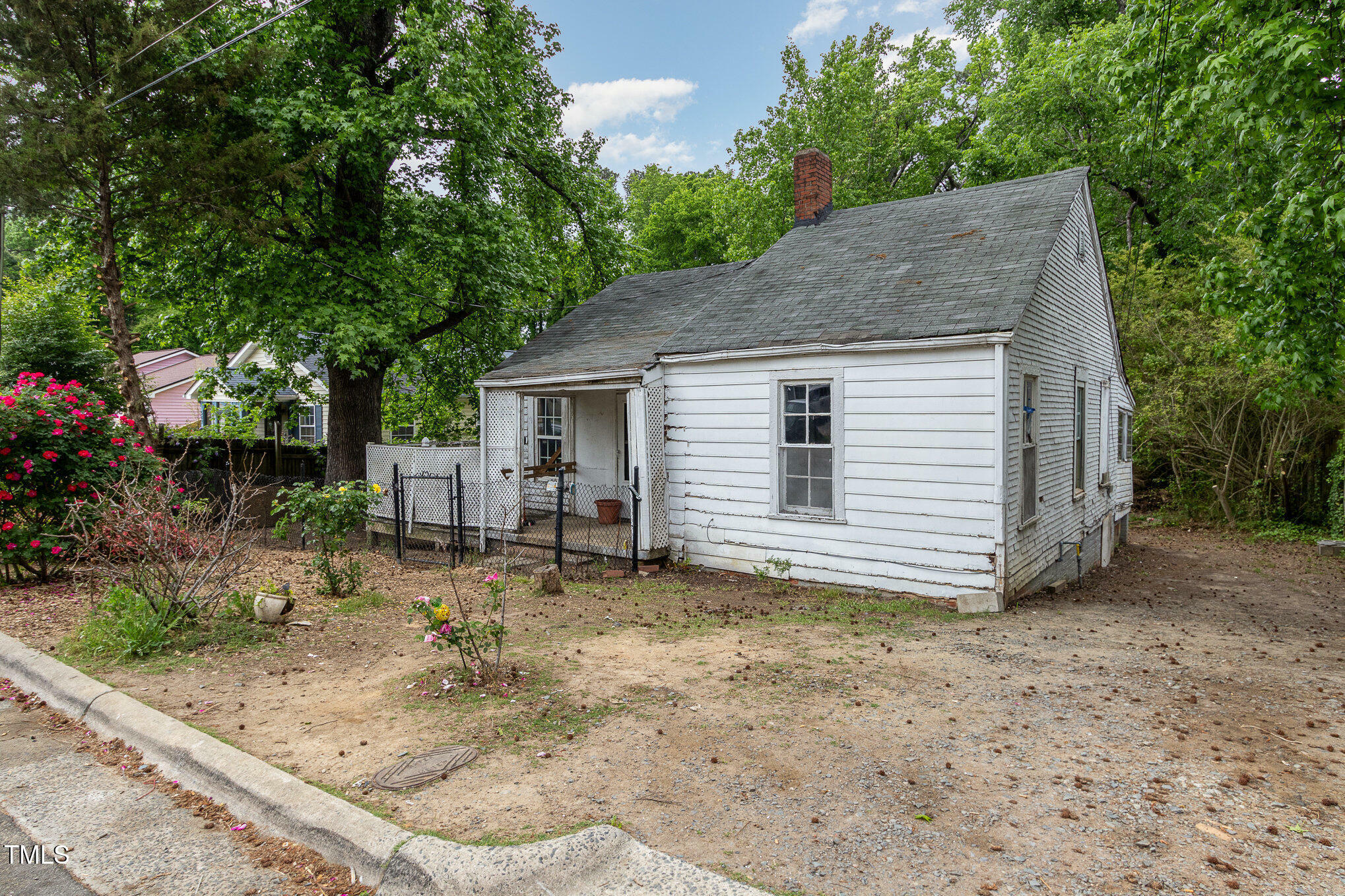 Property Photo: 511 E Maynard Avenue NC 27704
