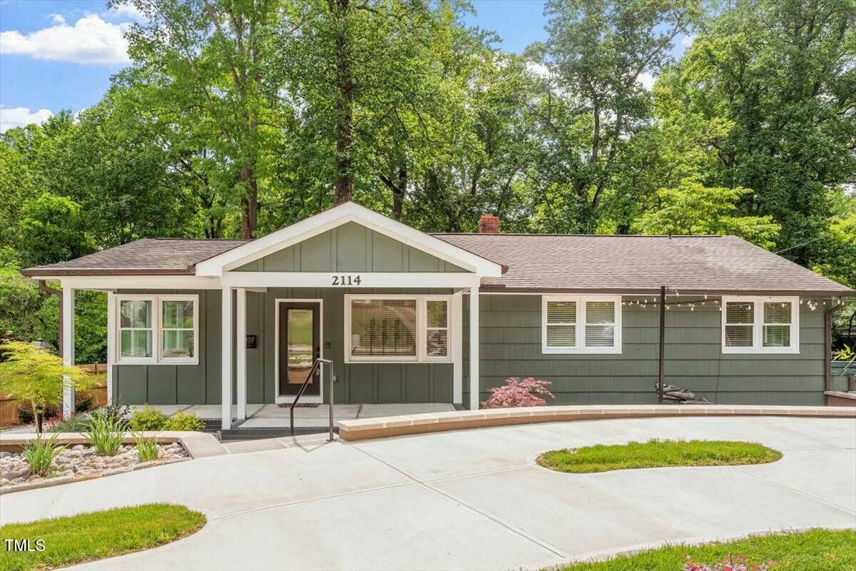 Property Photo: 2114 Woodview Drive NC 27604