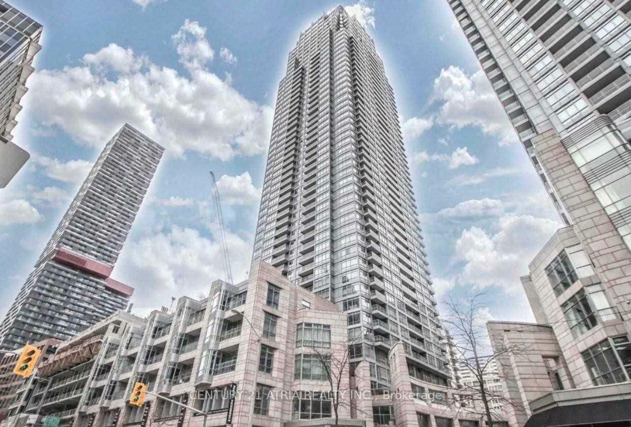 Property Photo: 2191 Yonge Street 2406 ON M4S 3H8