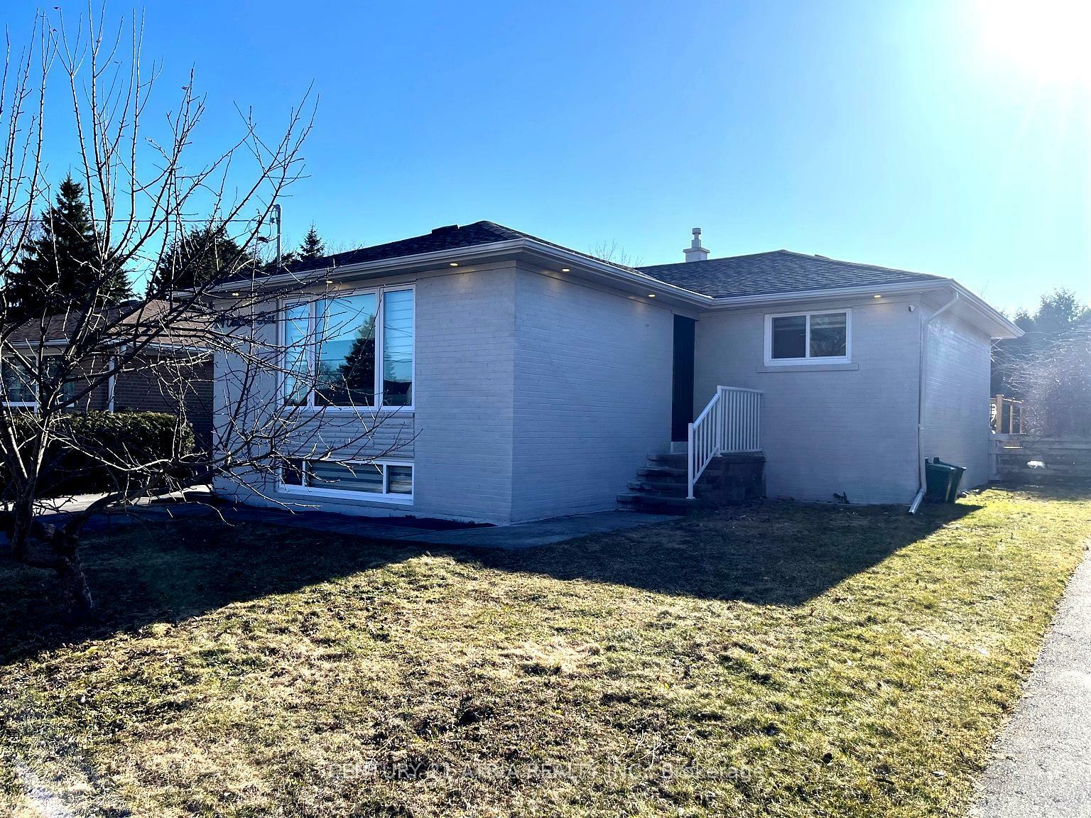 Property Photo: 24 Collins Crescent ON L4G 2W2