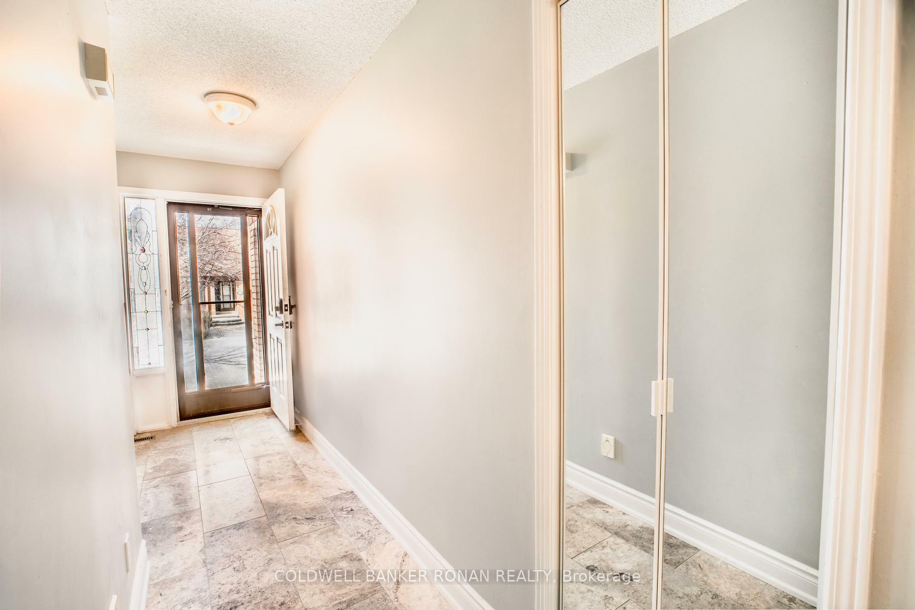 Photo de la propriété: 130 Green Briar Road ON L9R 1S2
