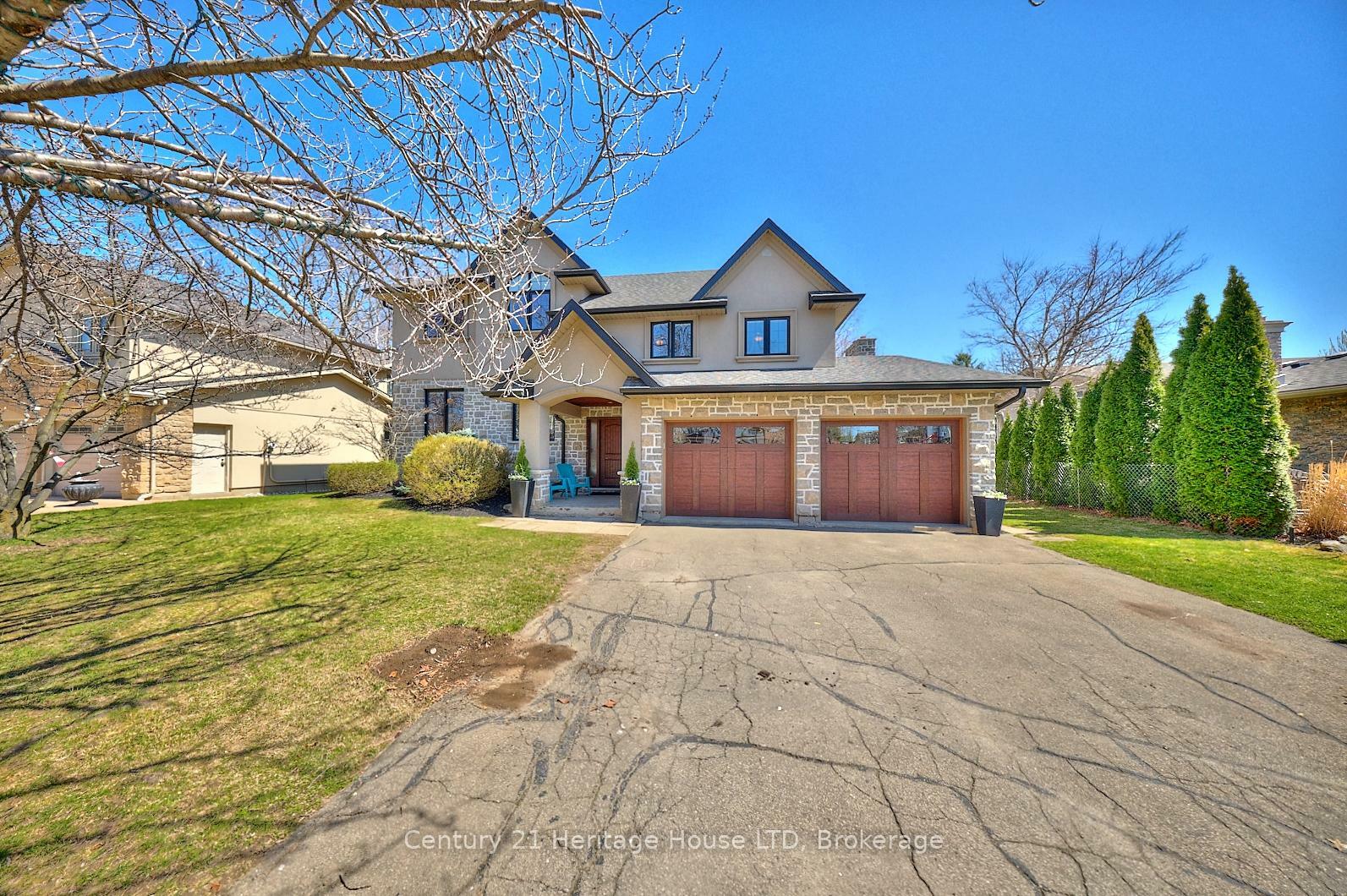 Property Photo: 41 Royal Henley Boulevard ON L2N 4S3