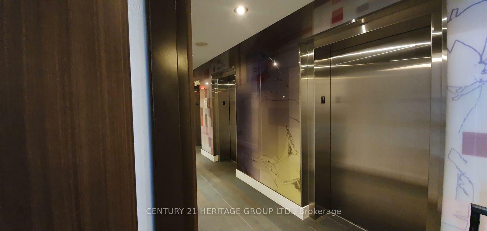 Property Photo: 560 King Street W 716 ON M5V 1M3