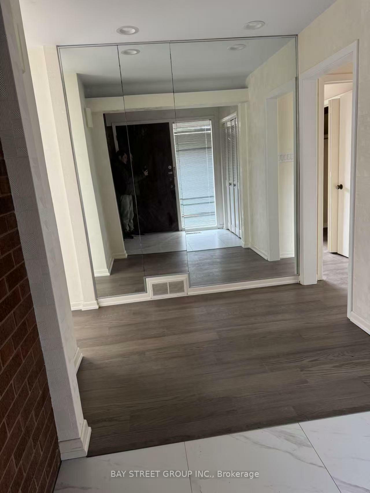 Property Photo:  29 Suncrest Drive  ON M3C 2L1 