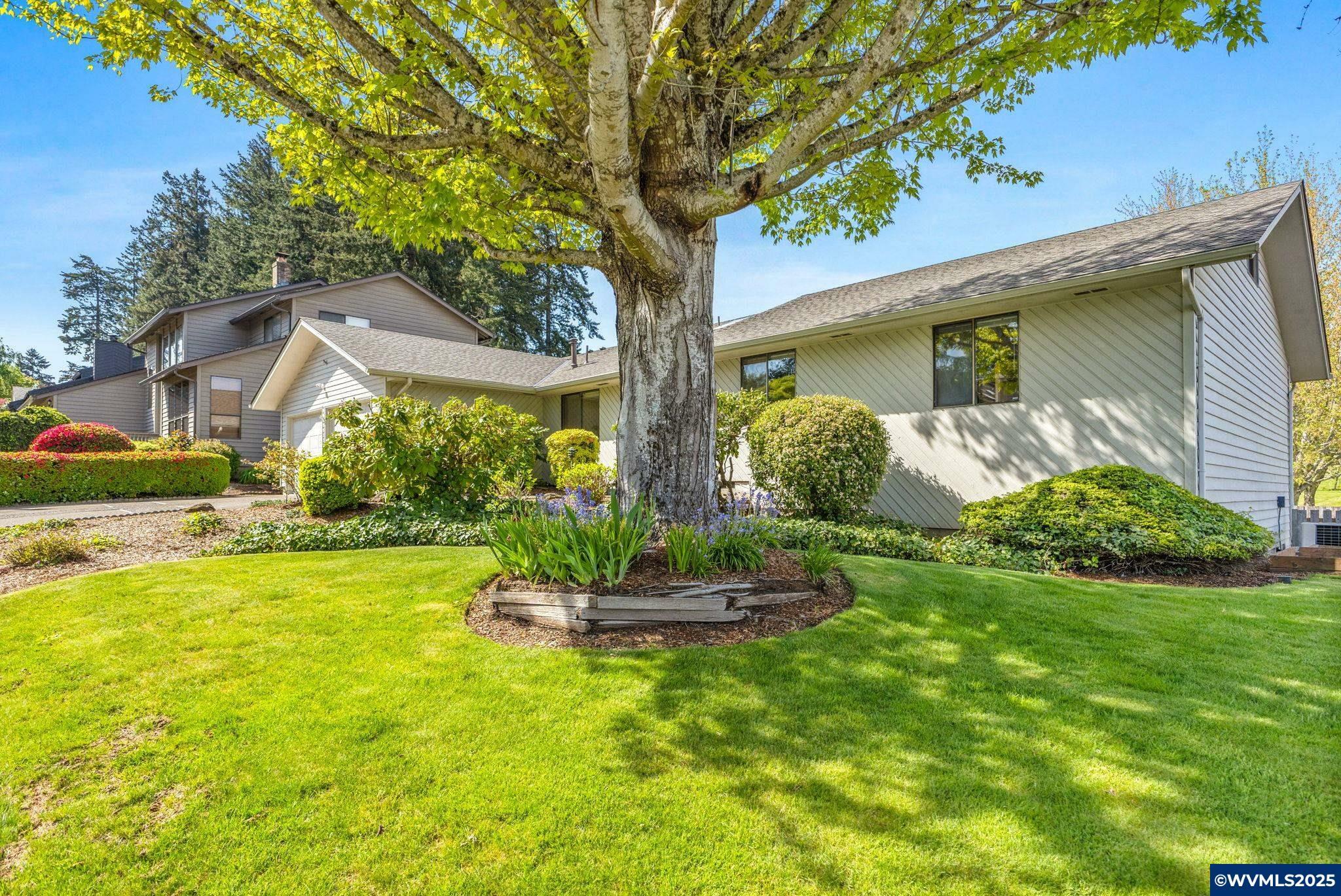 Property Photo: 1385 Tiburon Ct SE OR 97302