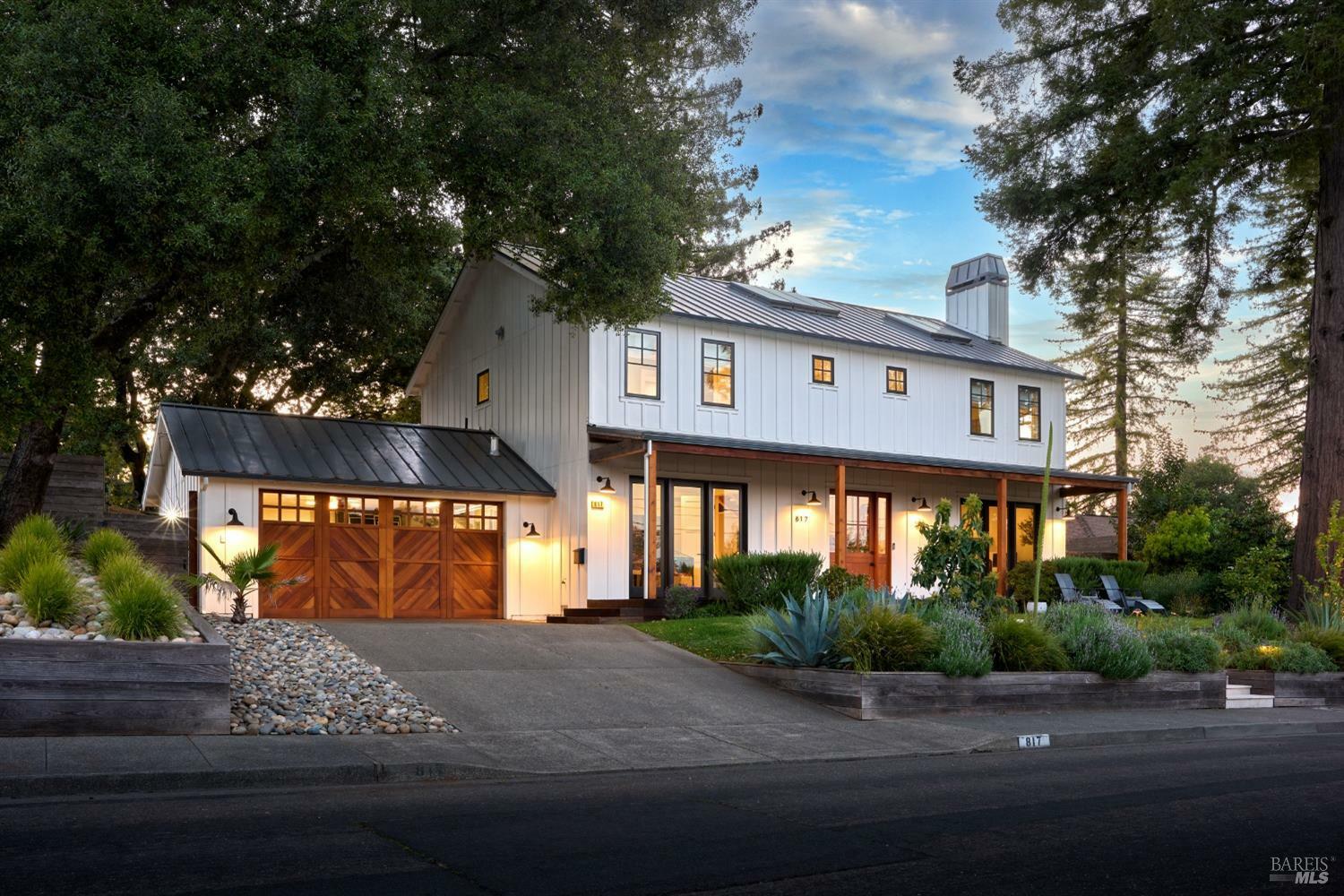Property Photo: 817 Brown Street CA 95448