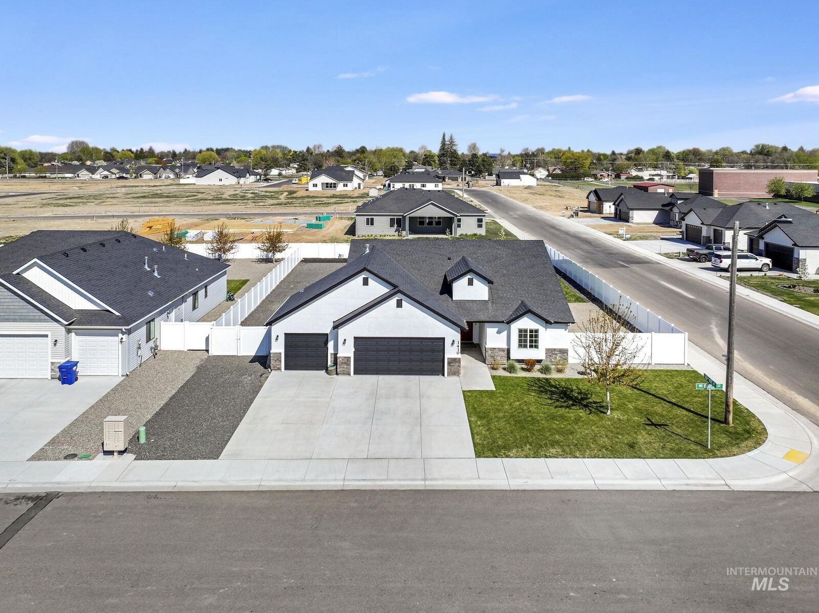 Property Photo:  1410 N Birch Street  ID 83338 