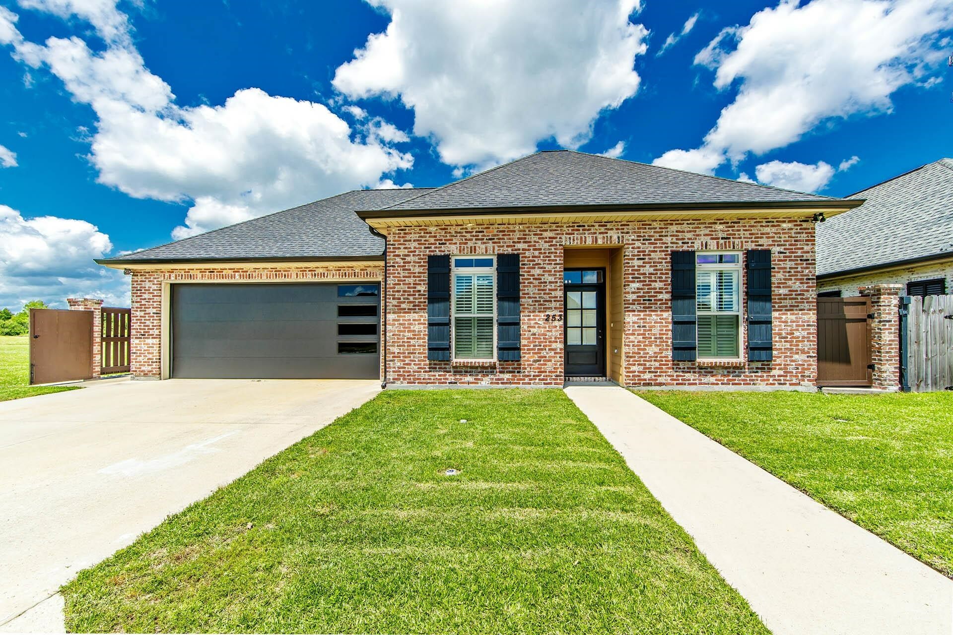 Property Photo:  253 Rue Reece  LA 70364 