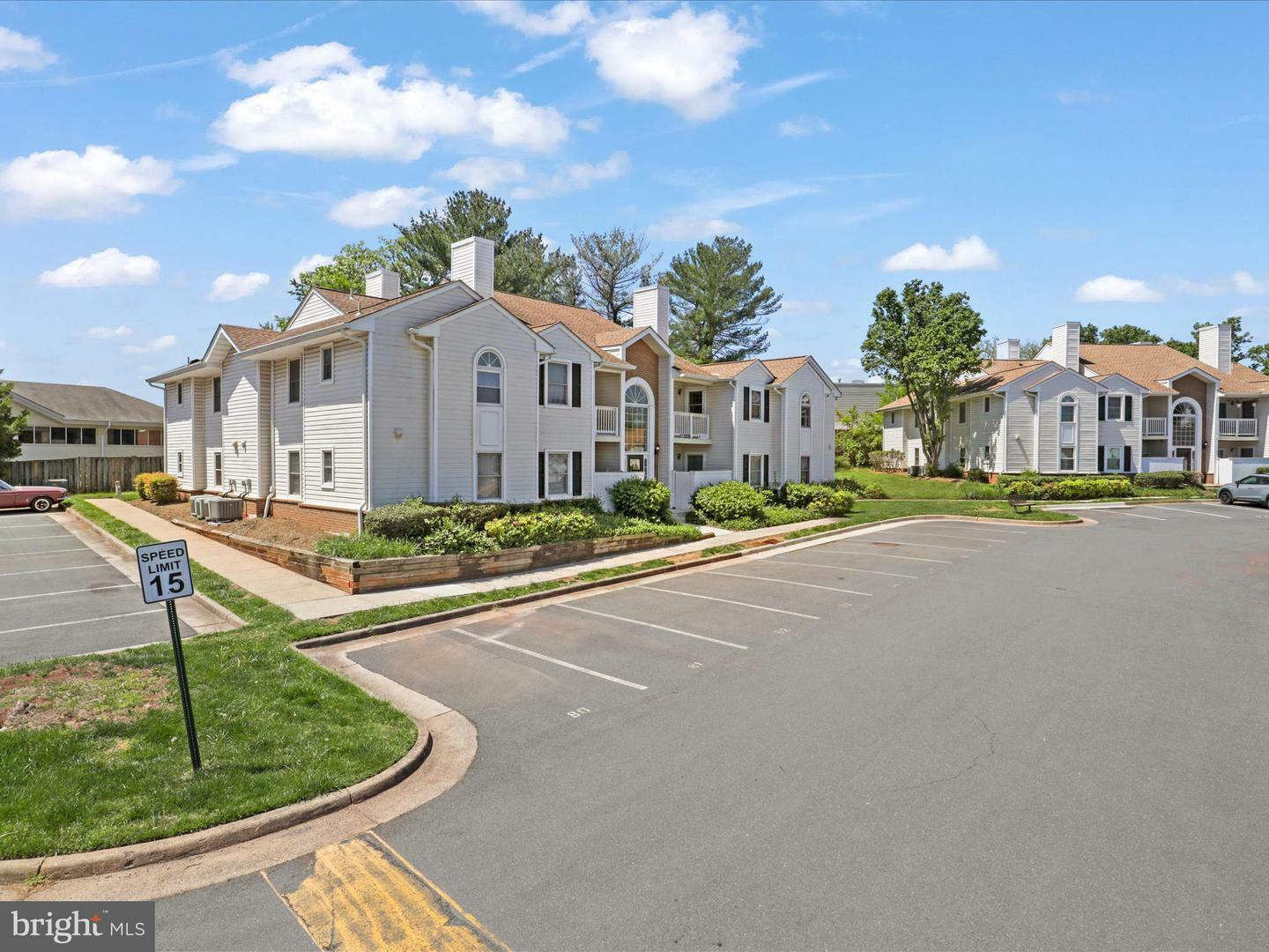 Property Photo: 110 Westwick Court 7 VA 20165