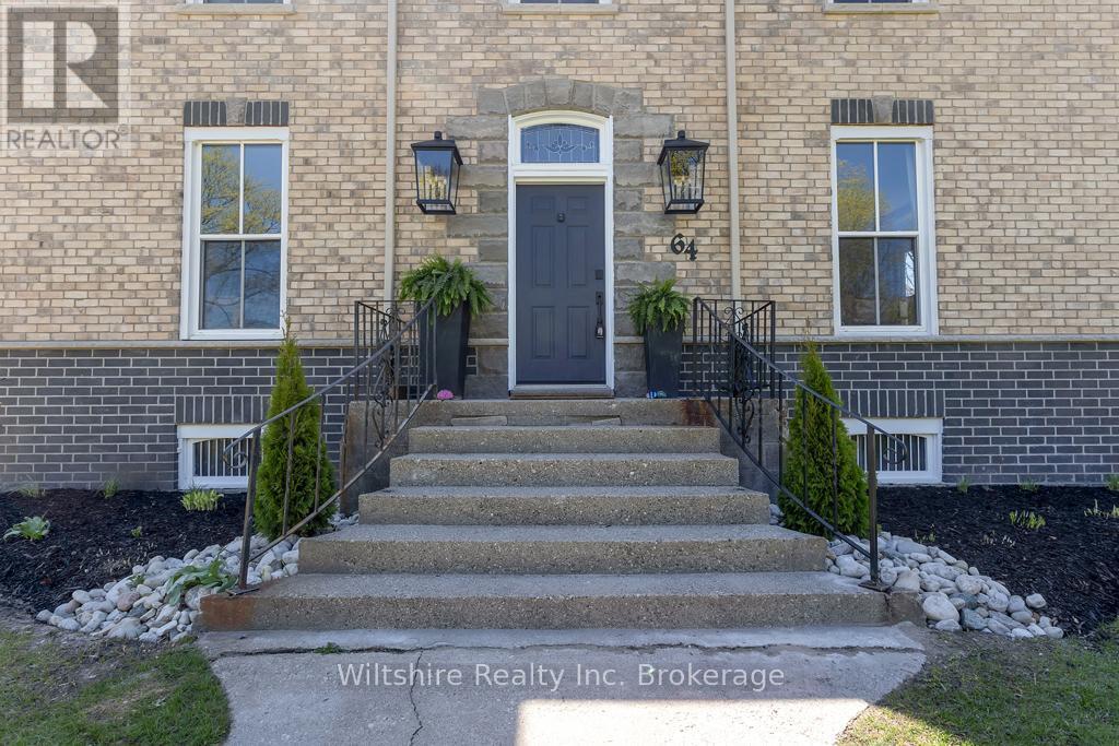 Property Photo: 64 South Street West ON N5H 1R1