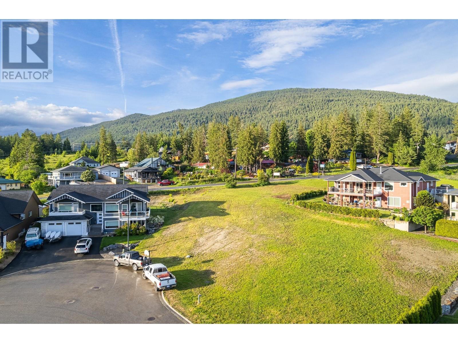 1016 Purcell Crescent  Creston BC V0B 1G3 photo