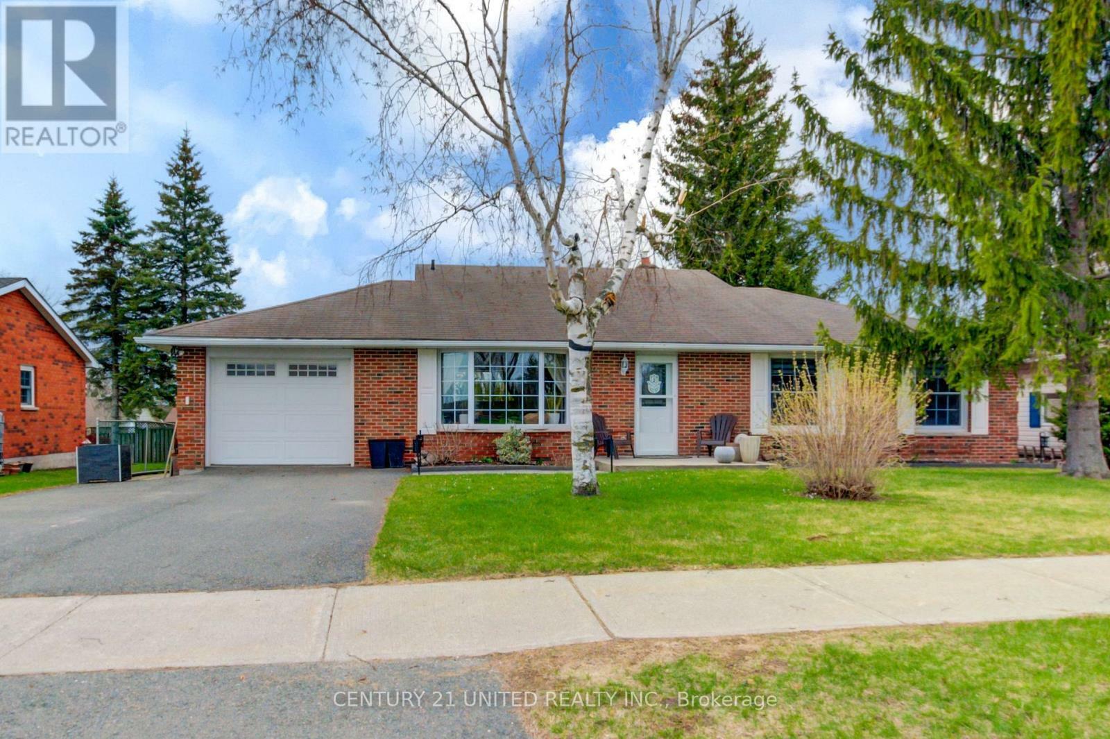 Property Photo: 233 Market Street ON K0L 1L0
