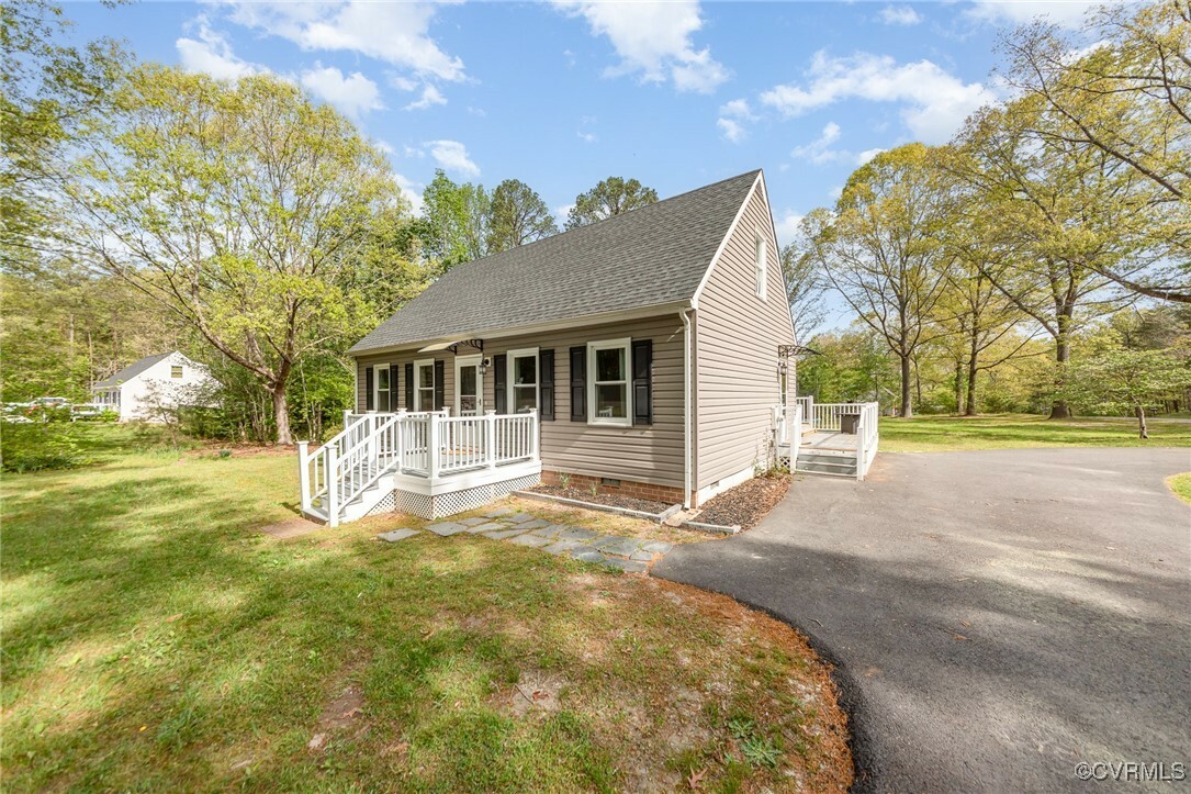 Property Photo: 15131 Burruss Lane VA 22546