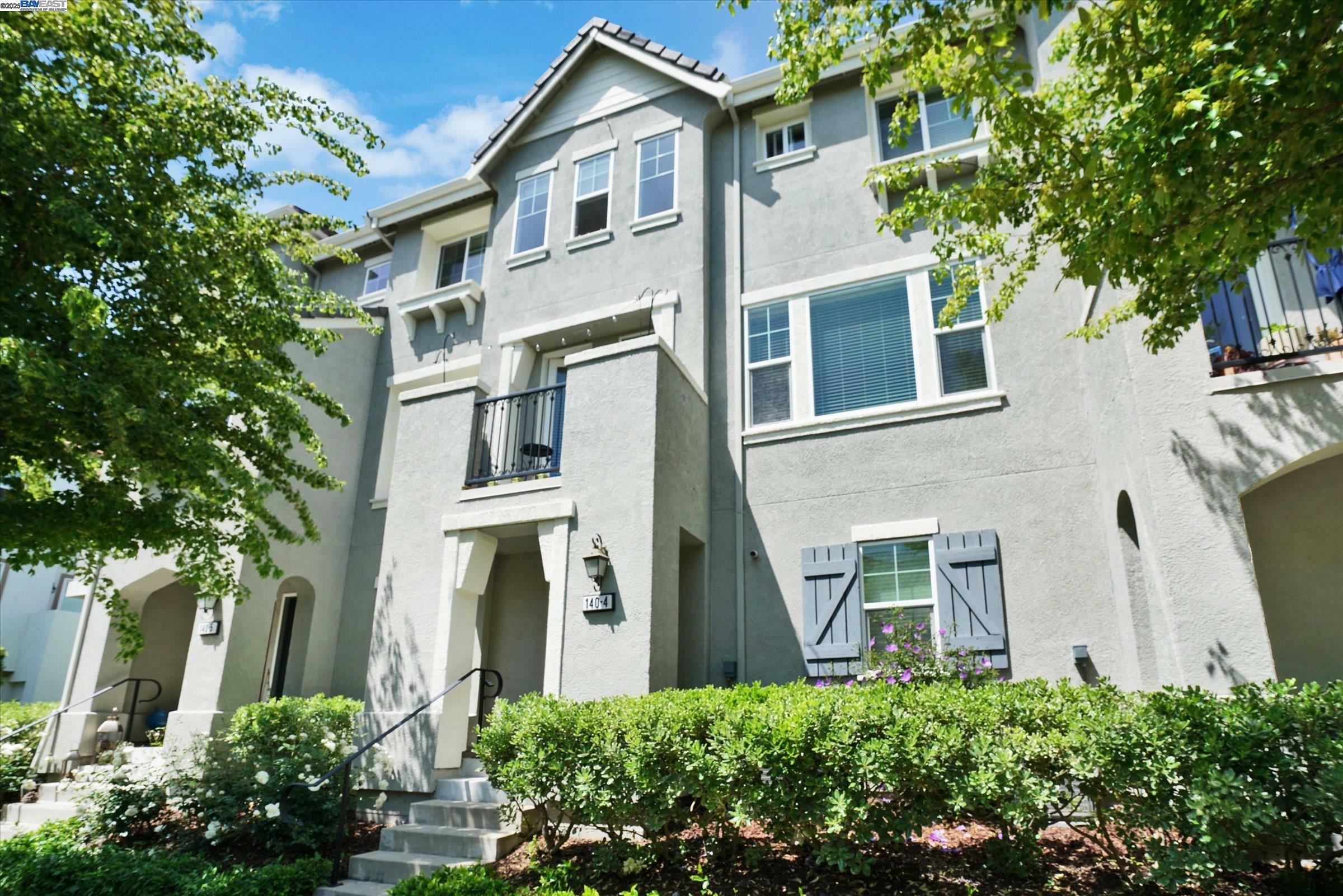 Property Photo: 140 Selby Ln 4 CA 94551