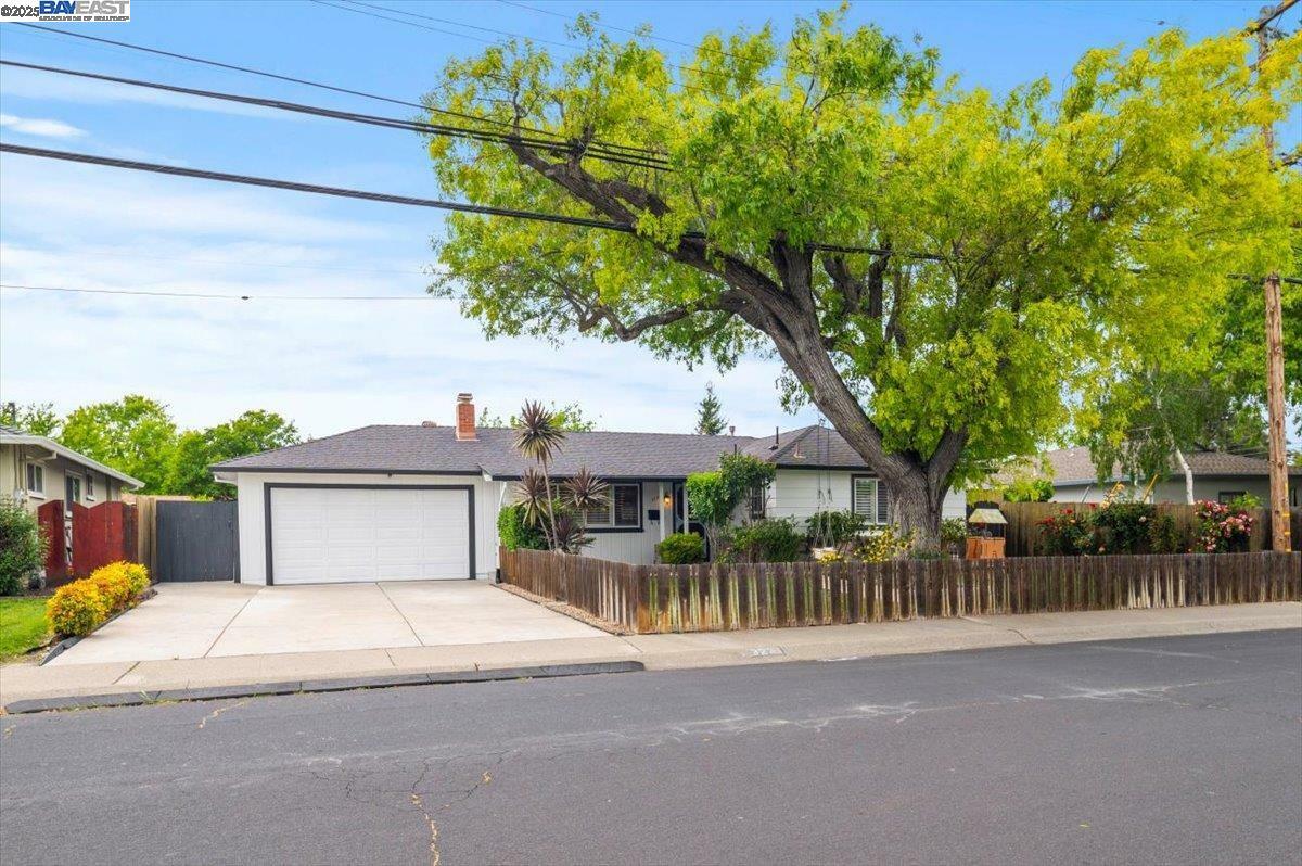 3231 Esperanza Dr  Concord CA 94519 photo