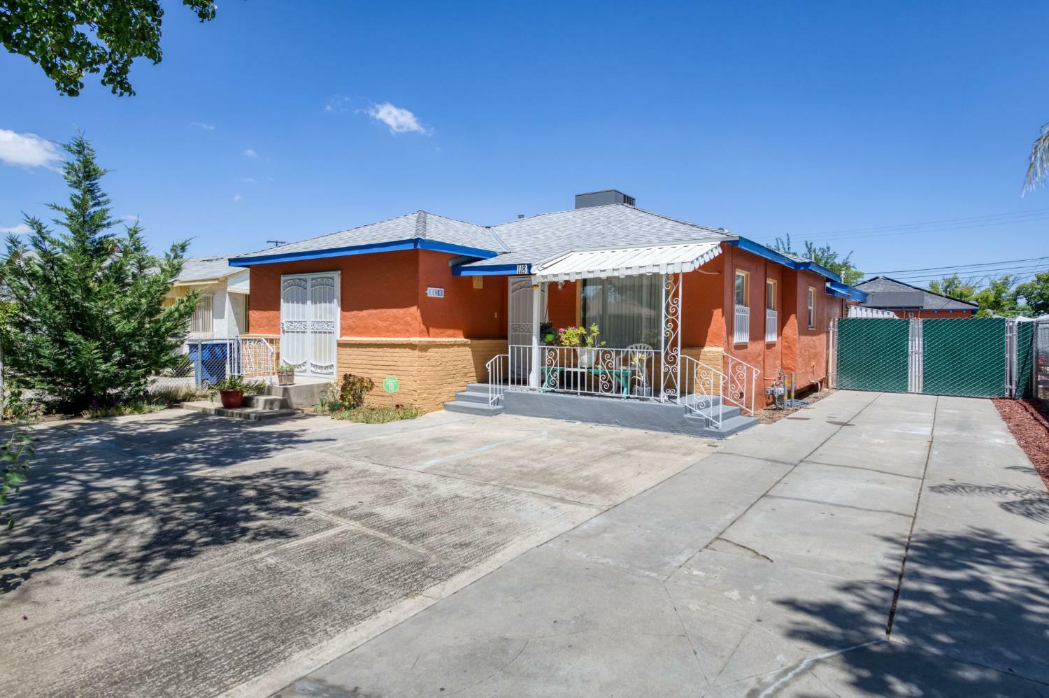 118 W Valencia  Fresno CA 93706 photo