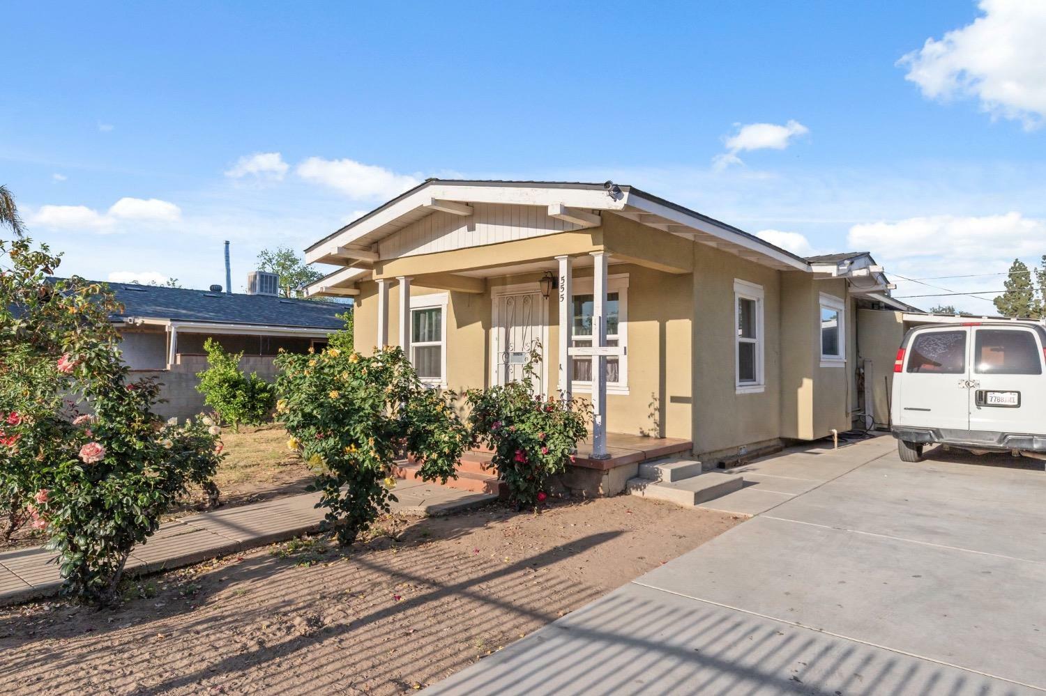 555 S Sierra Vista Avenue  Fresno CA 93702 photo