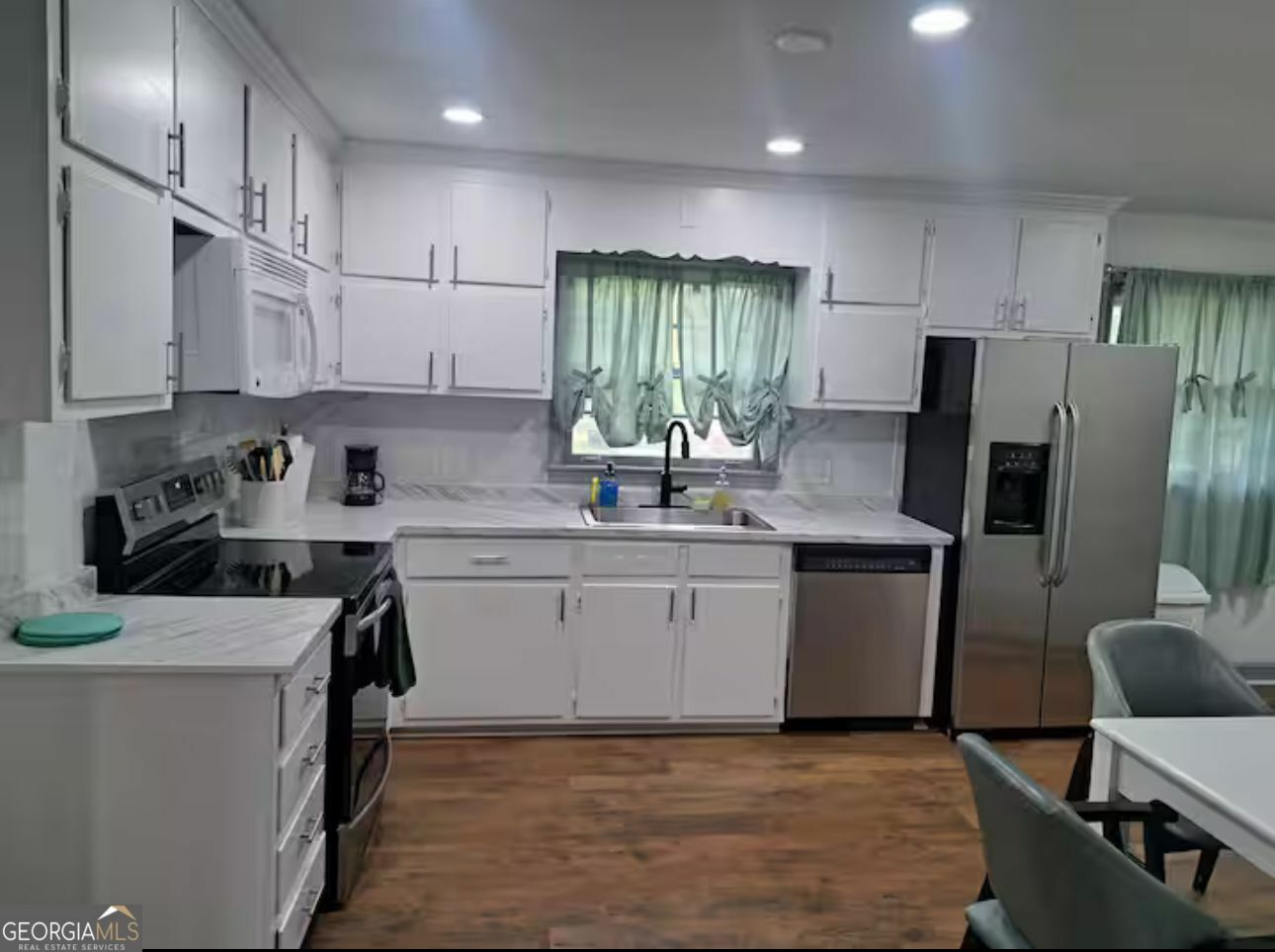 Property Photo: 216 Coosawattee Avenue SW GA 30165