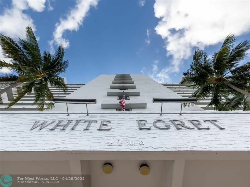 Property Photo: 2200 NE 33rd Ave 6E FL 33305