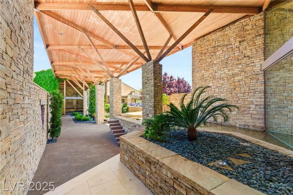 Property Photo: 3 Anthem Pointe Court NV 89052