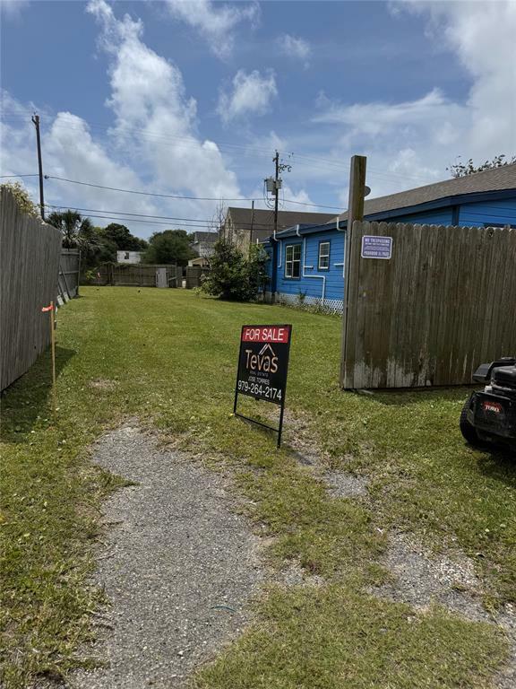 3013 Avenue M 1/2  Galveston TX 77550 photo