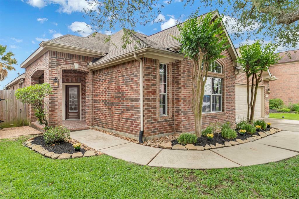 Property Photo: 4319 Countrycrossing Drive TX 77388
