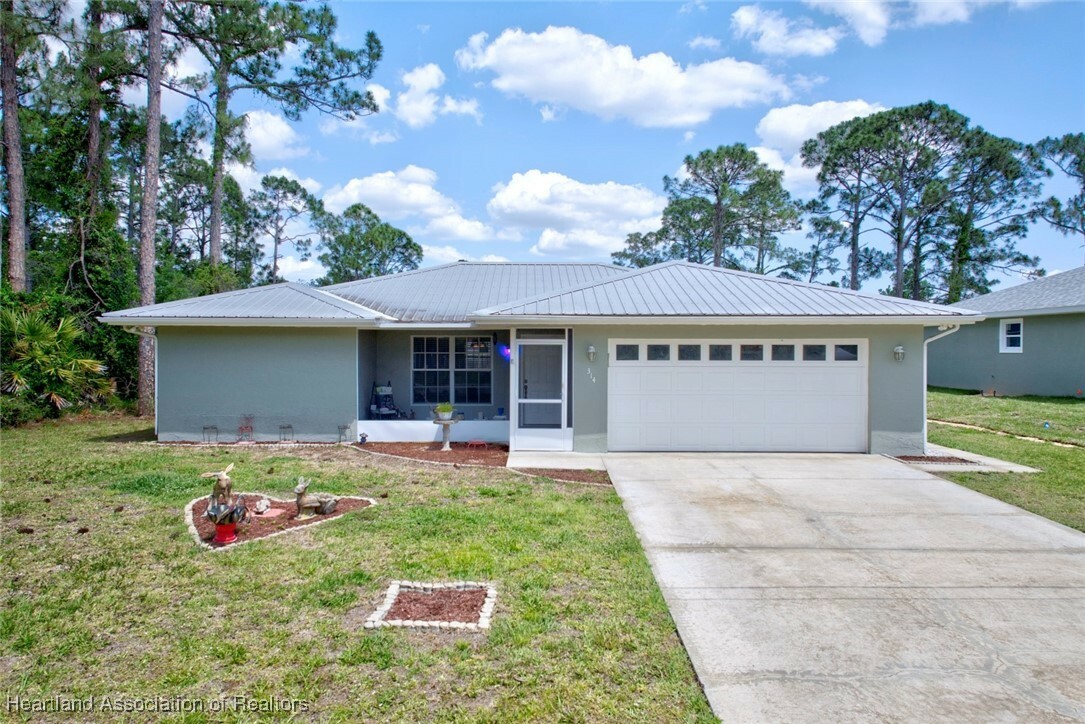 Property Photo: 314 Triumph Drive FL 33872