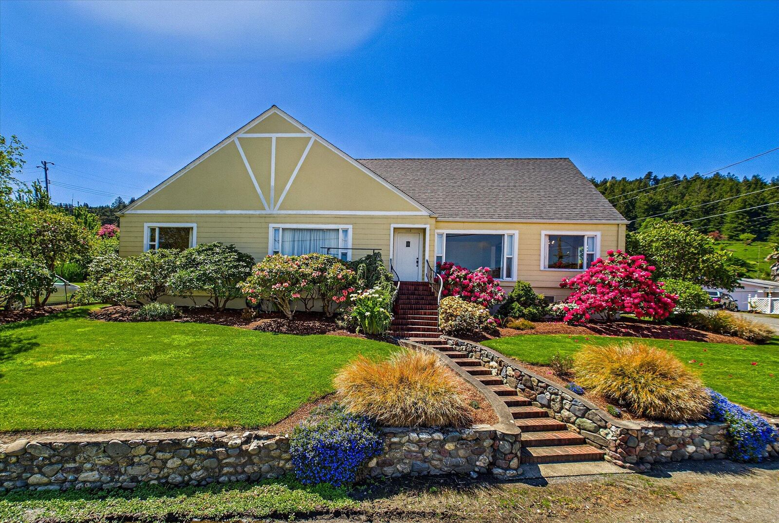 Property Photo: 471 Pacific Avenue CA 95562