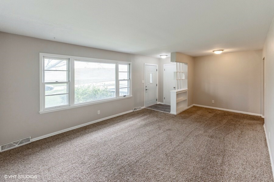 Property Photo: 800 W Iowa Avenue IA 50125