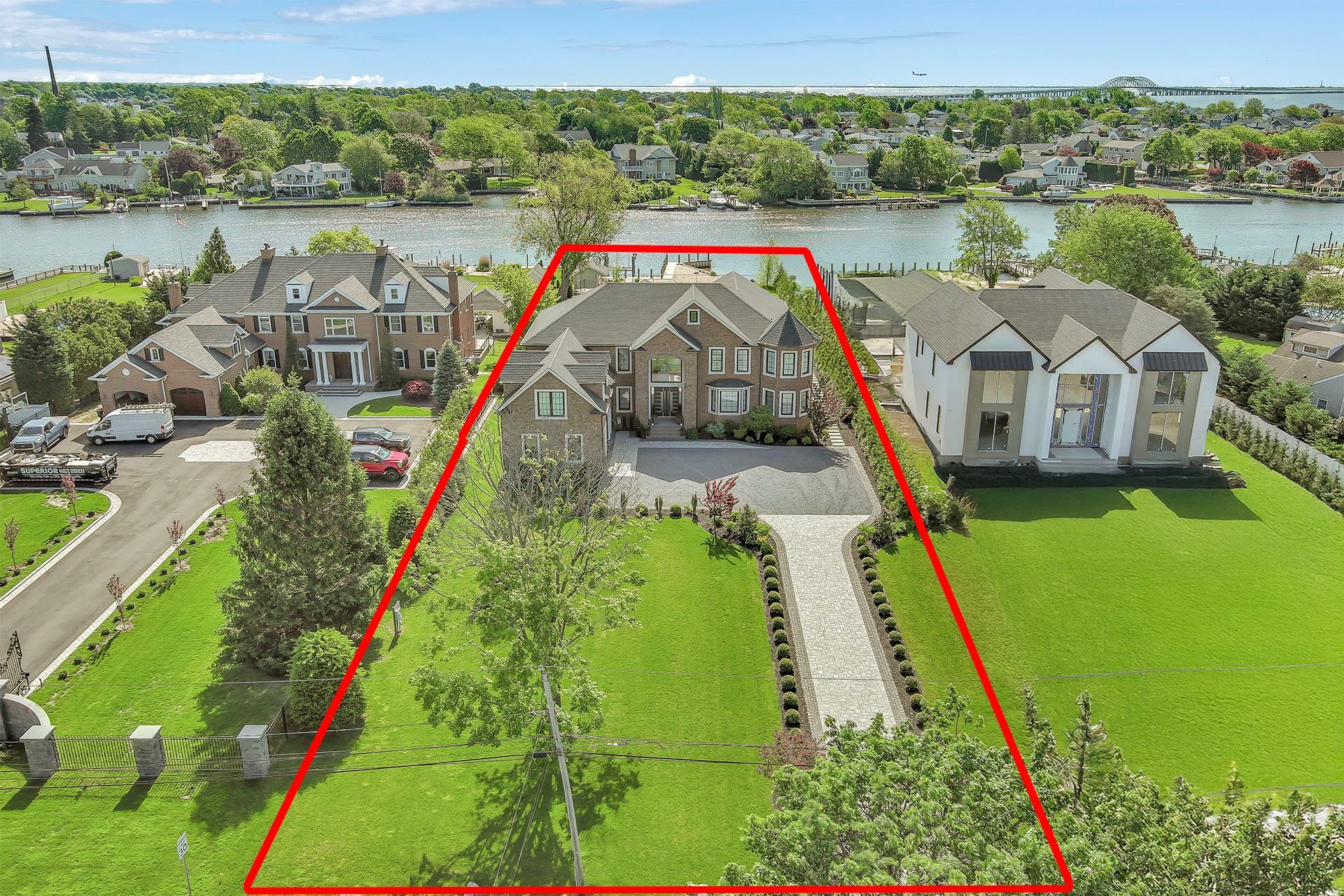 Property Photo:  185 Willetts Lane  NY 11795 