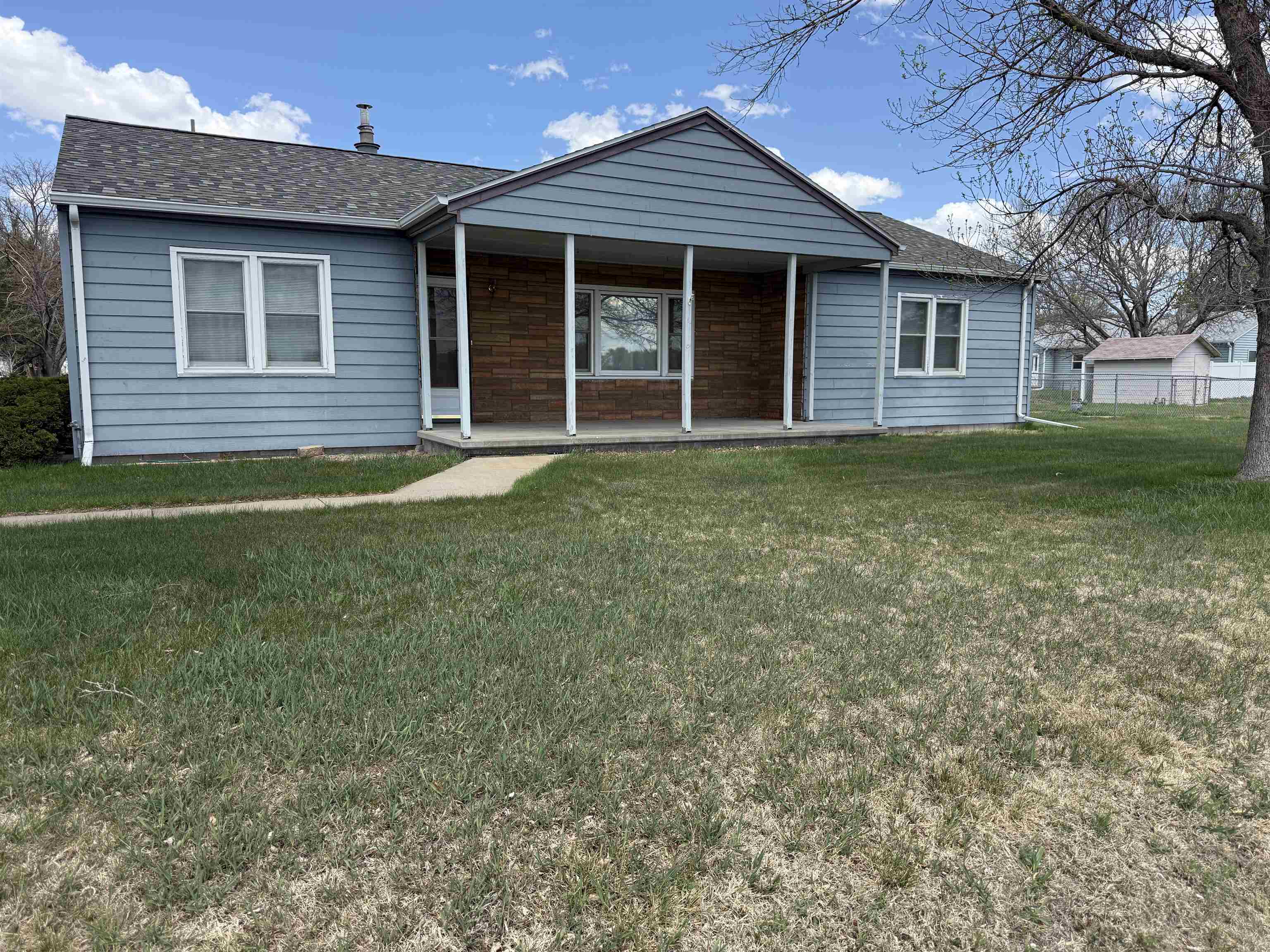 Property Photo: 2801 Reigan Rd NE 69101