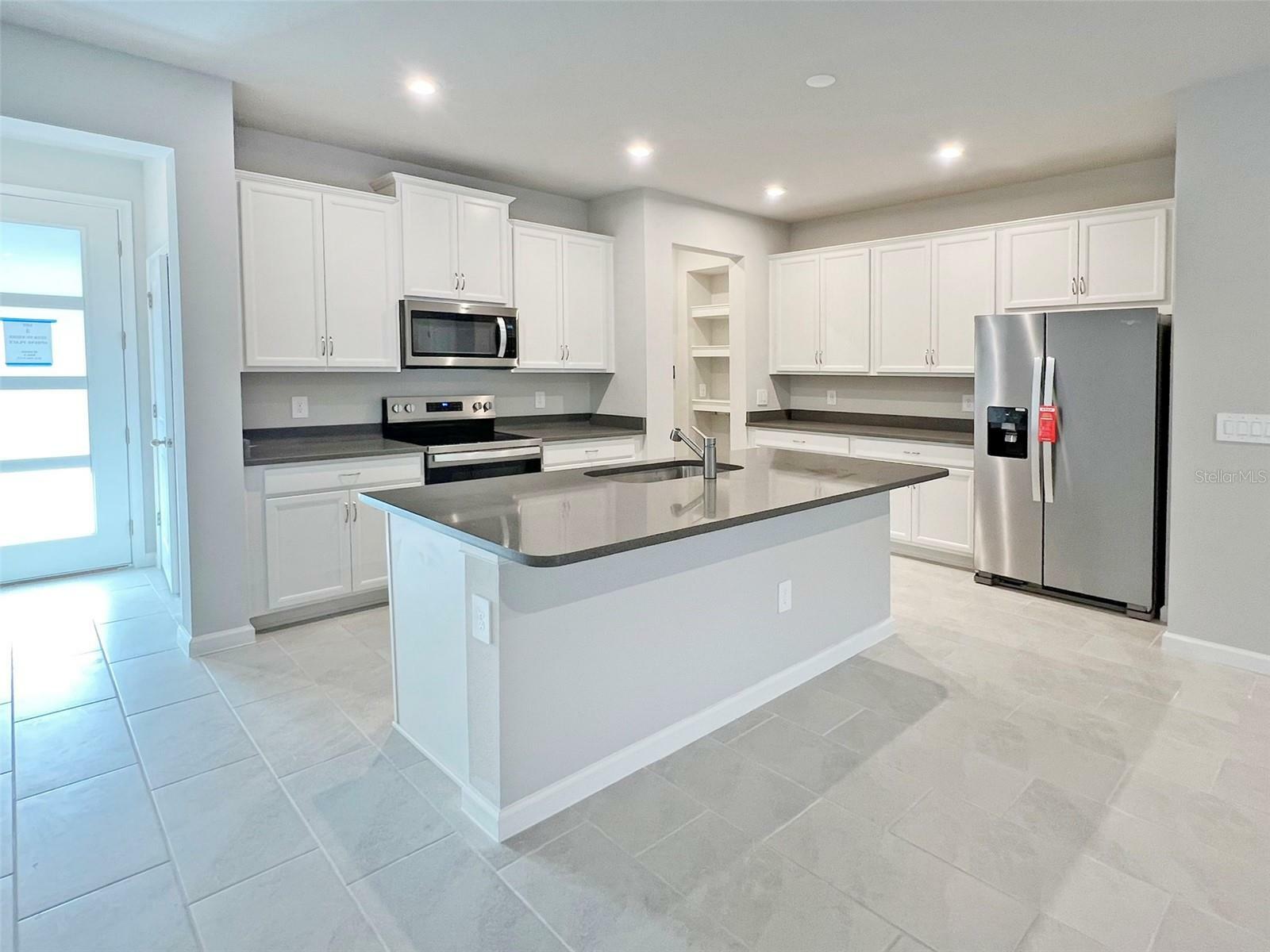 Property Photo: 3228 Sunrise Spring Place FL 33511