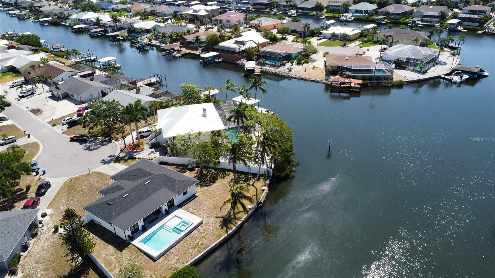Property Photo: 926 Eagle Lane FL 33572