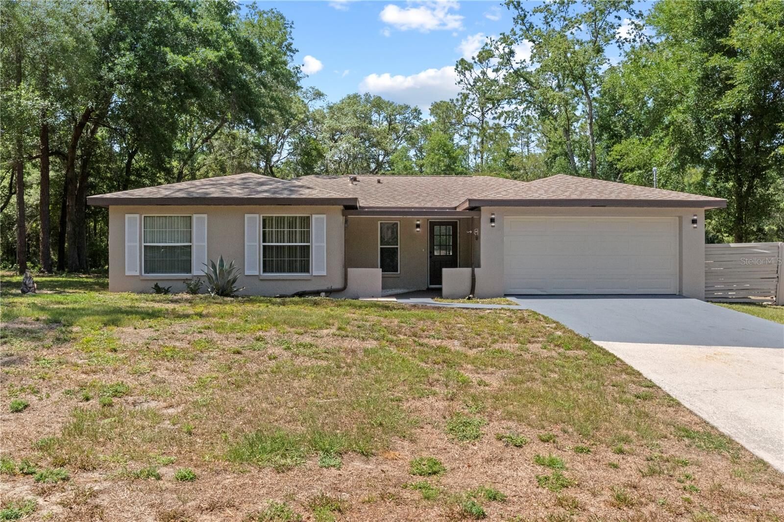 Property Photo:  1933 W Albury Place 11  FL 34434 