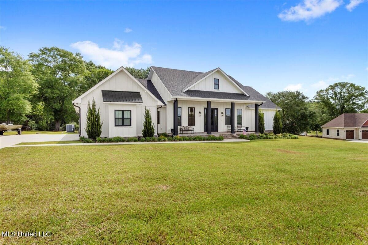 Property Photo: 109 Sweetgrass MS 39452