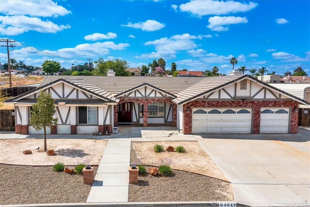 Property Photo:  29247 Cobblestone Street  CA 92567 