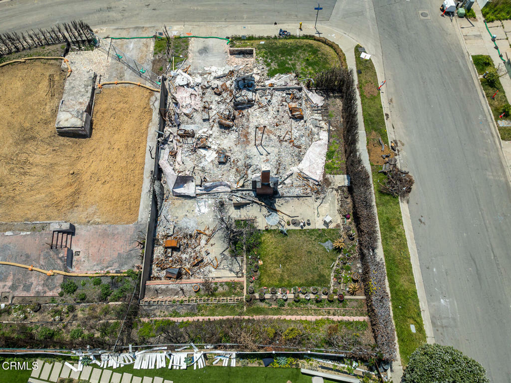 Property Photo:  18449 Kingsport Drive  CA 90265 