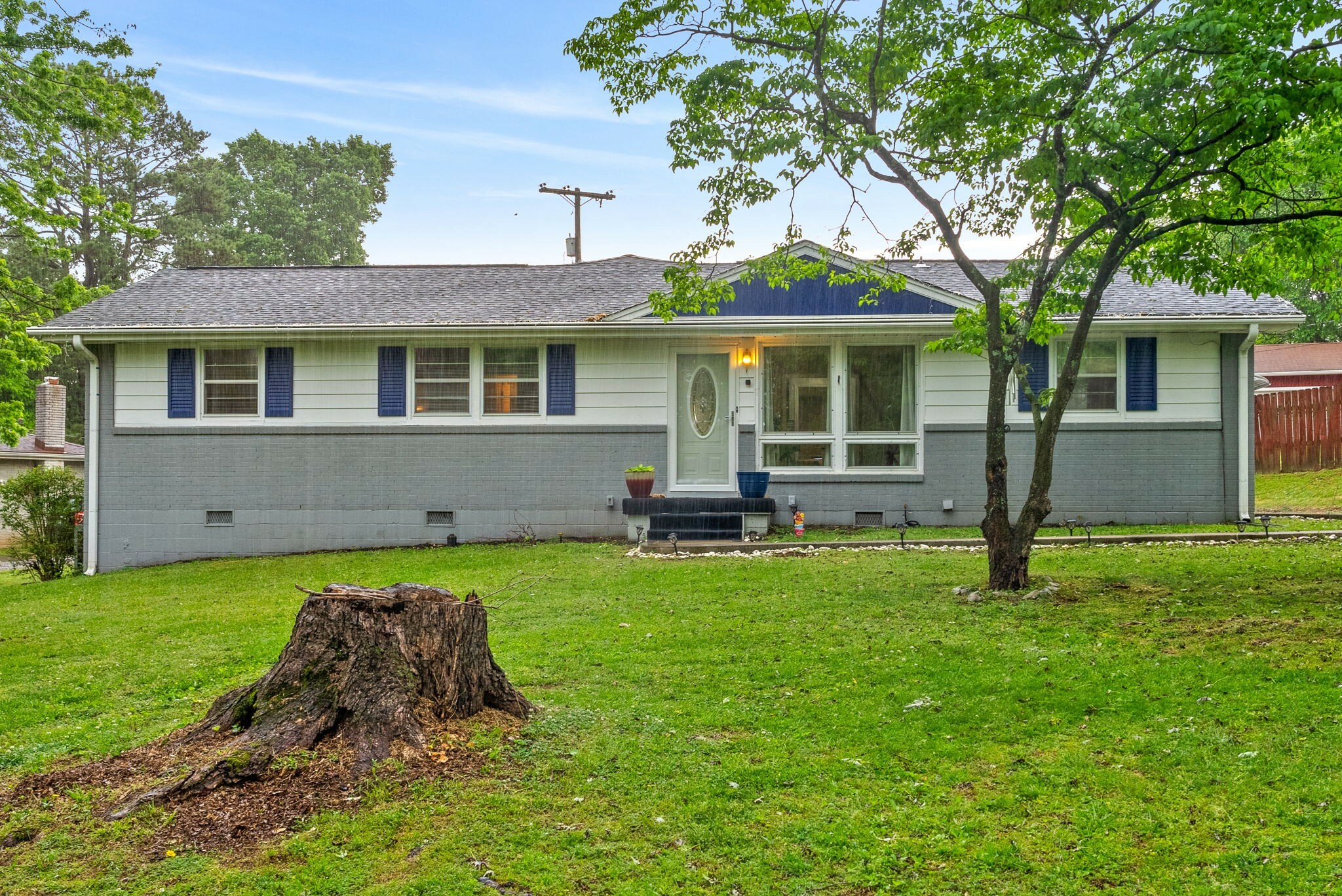 Property Photo: 303 Hilldale Ln TN 37043