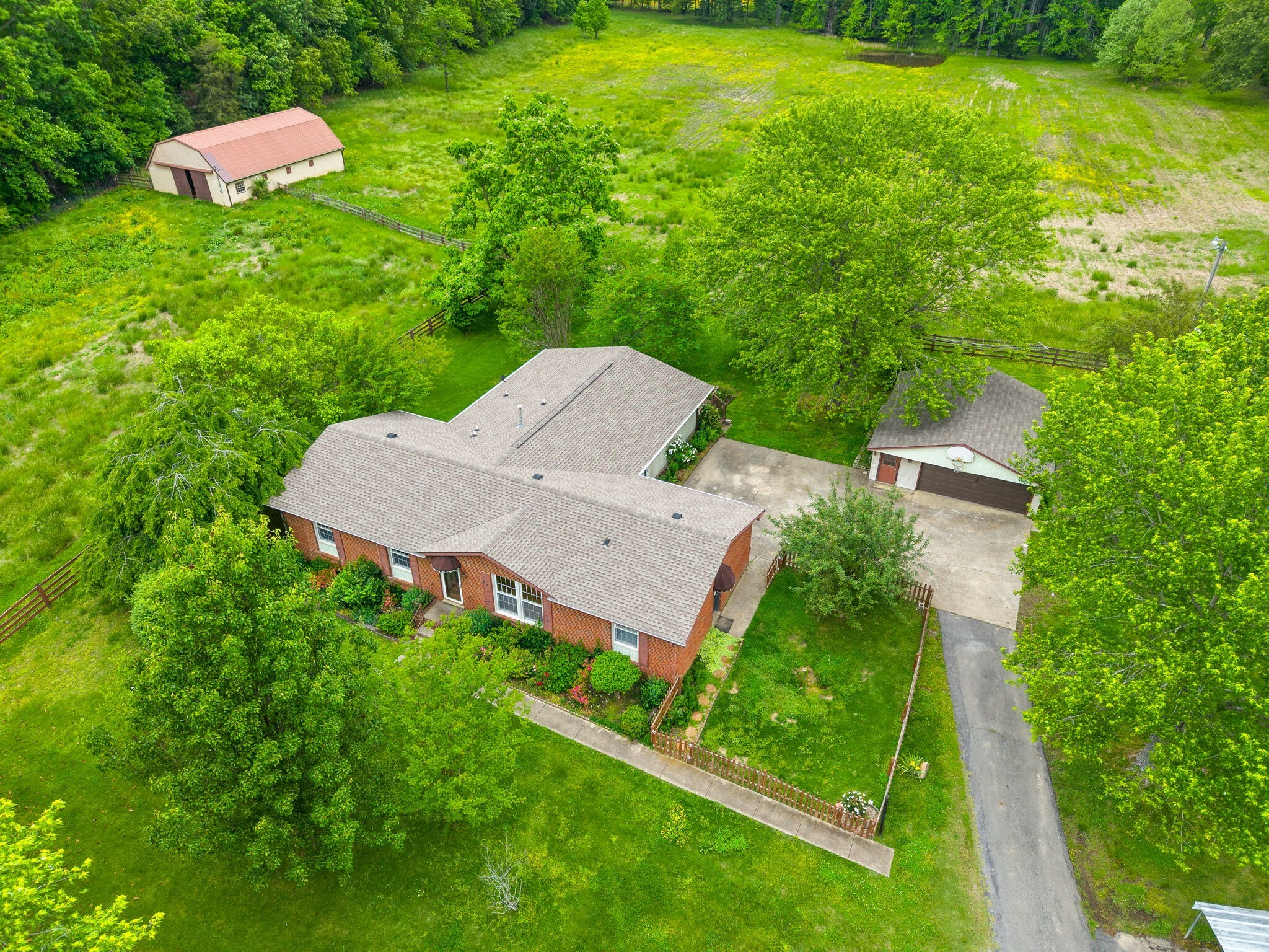 Property Photo: 2037 Ogburn Chapel Rd TN 37042