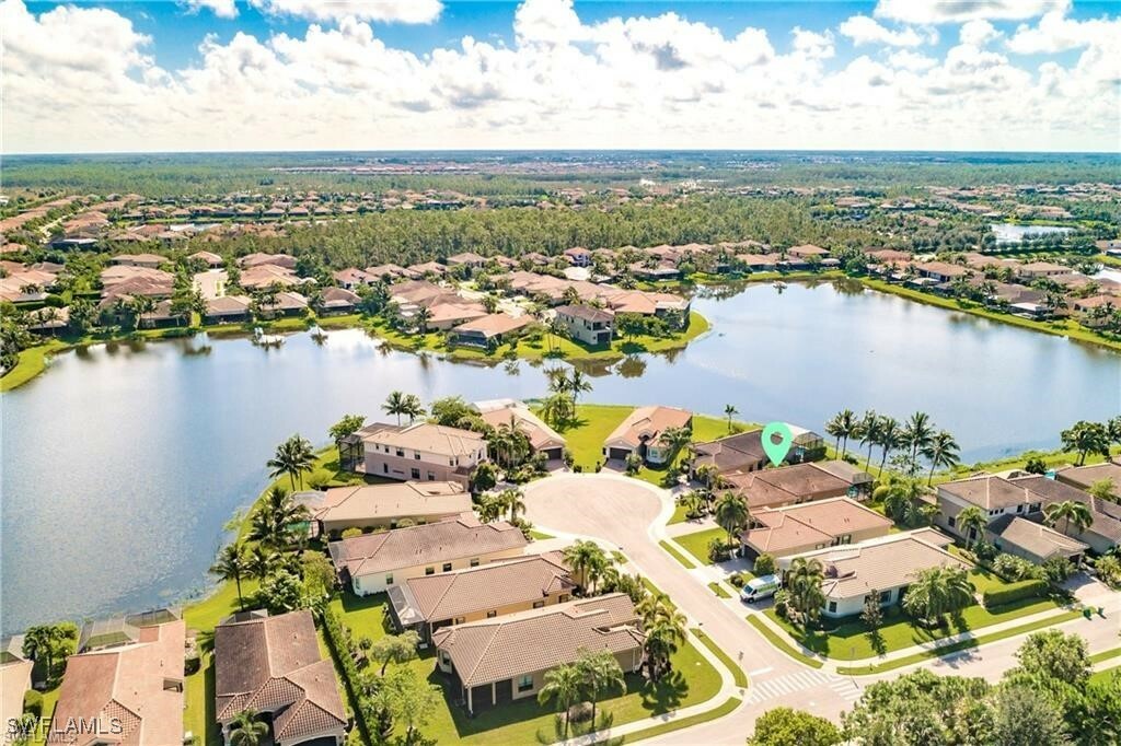 Property Photo:  3812 Columbia Court  FL 34119 