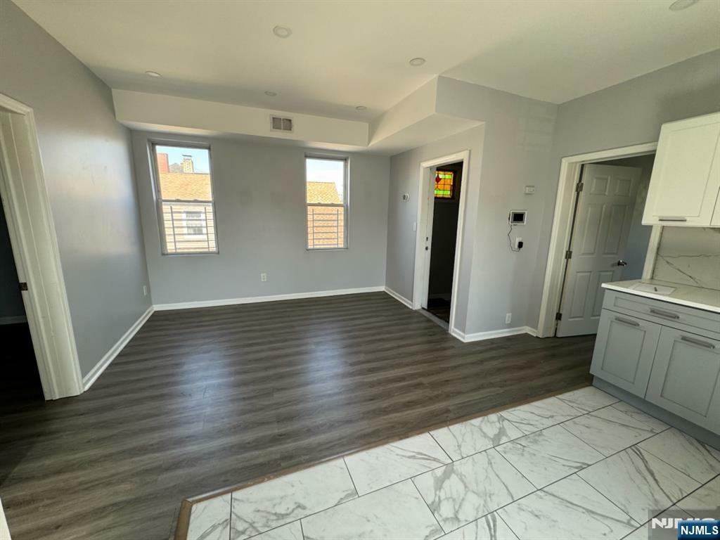 Property Photo:  46 Hunter Street 2  NJ 07644 