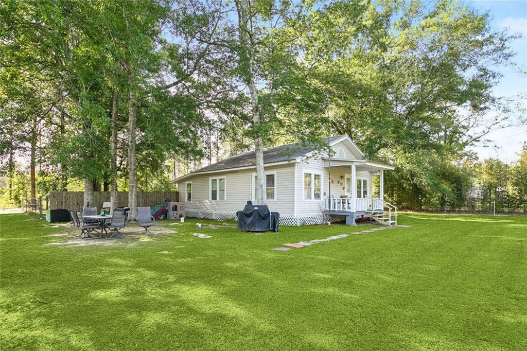 Property Photo: 26611 Deer Lane LA 70744