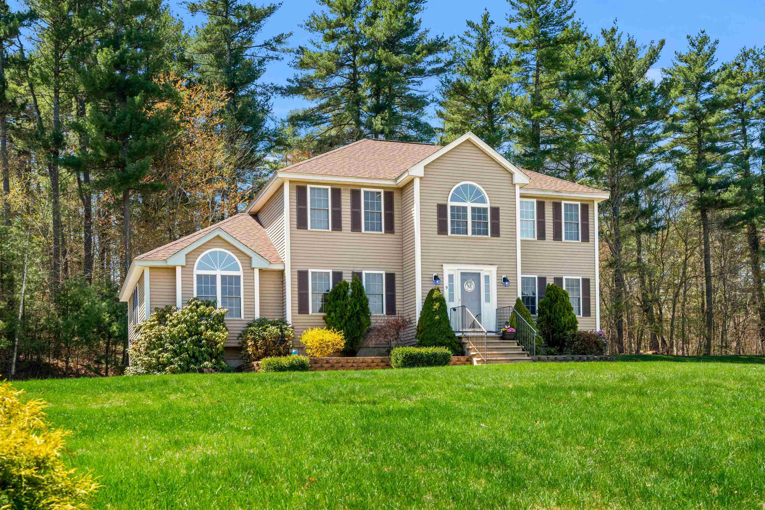 Property Photo: 9 Haywood Road NH 03053