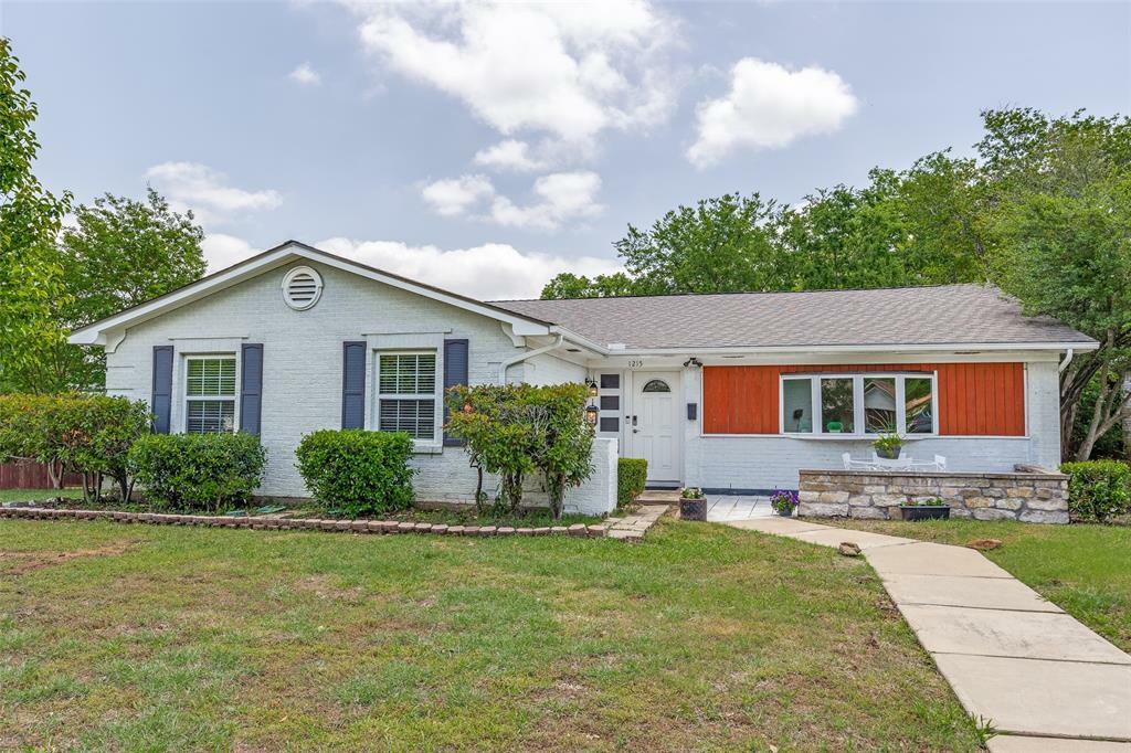 Property Photo: 1215 Cloverdale Drive TX 75080