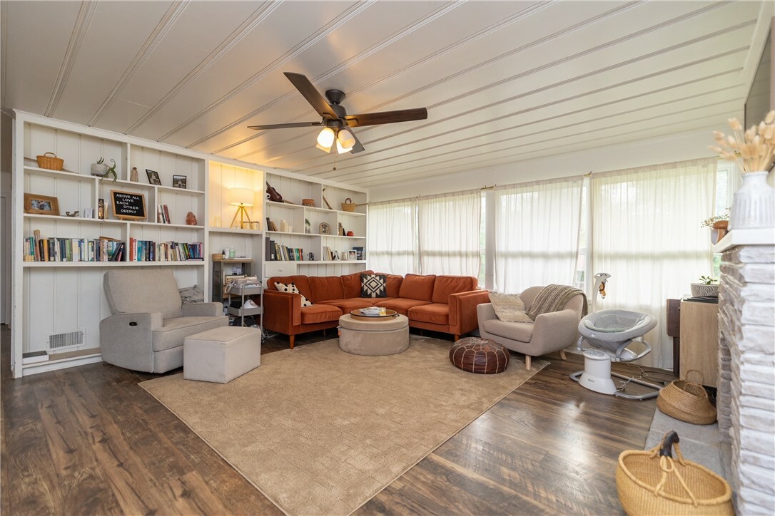 Property Photo: 501 S Kelley Street AR 72601