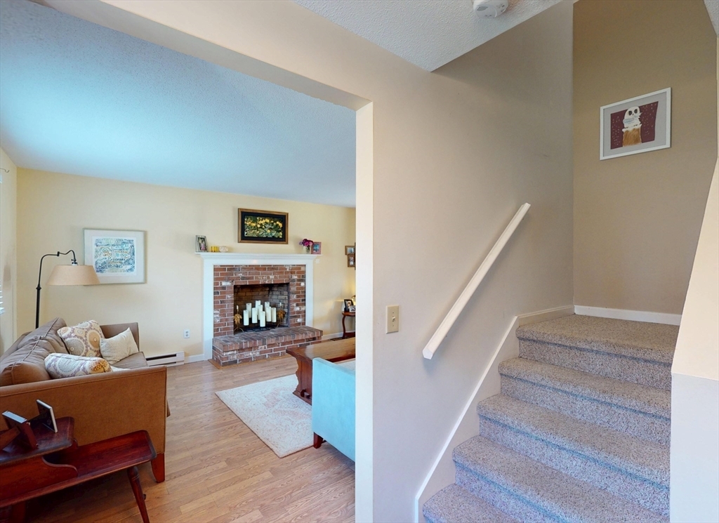 Property Photo: 4 Meadow Oak Ln B MA 01373