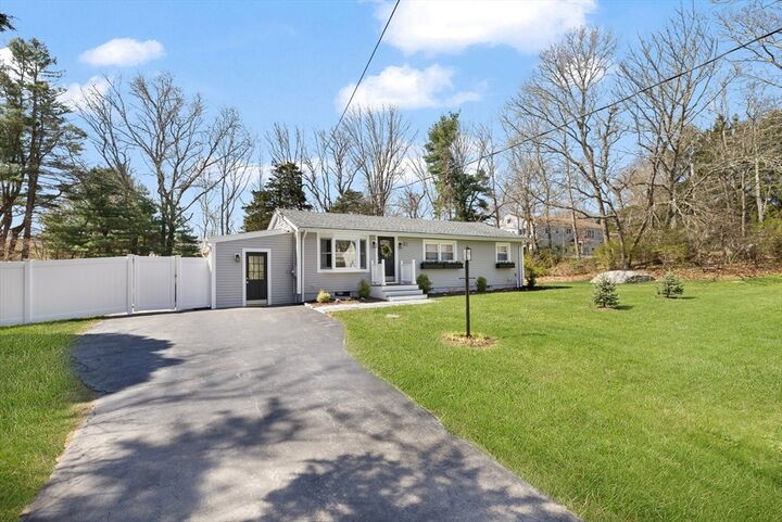 Property Photo:  8 Whelden Ln  MA 02743 