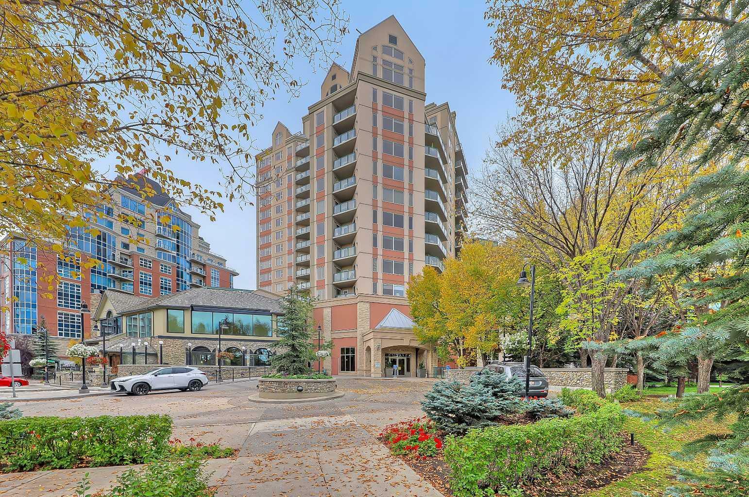 Property Photo: 200 La Caille Place SW 902 AB T2P 5E2