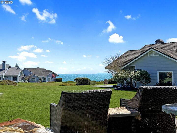 Property Photo:  204 Schooner Bay Dr  OR 97415 