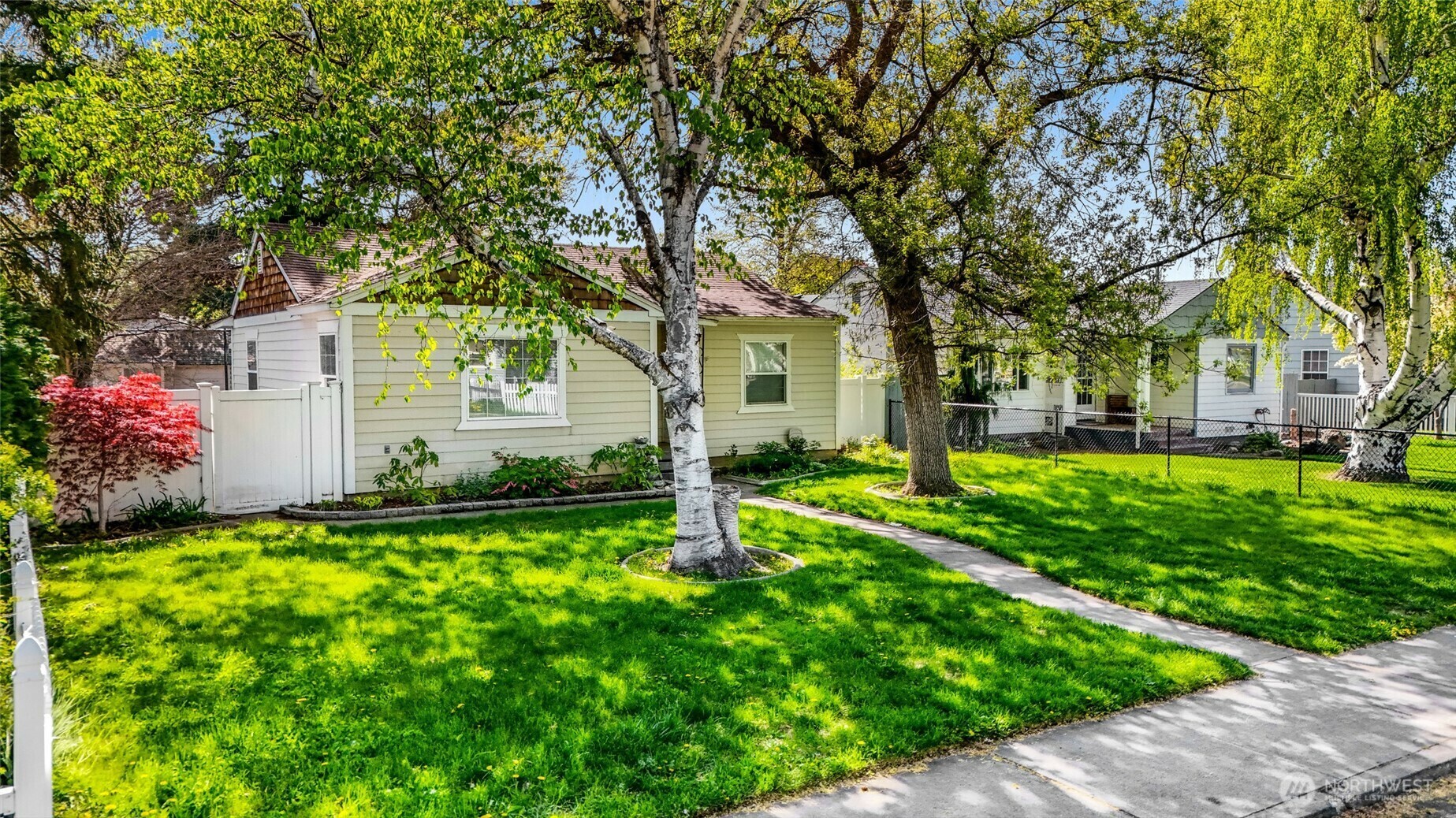 Property Photo:  126 SW F Street  WA 98823 